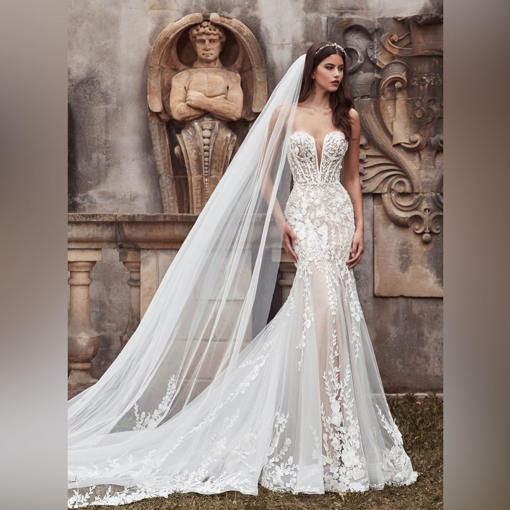 Calle Blanche lilia wedding dress gown 121101 with sparkly rhinestone veil